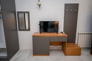 Apartment, Balcony, Lake View | Interior - District (Ohër)