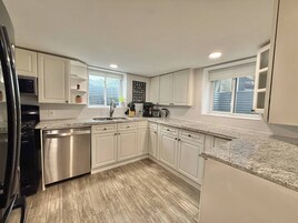 Apartment, 2 Bedrooms, Patio | Interior