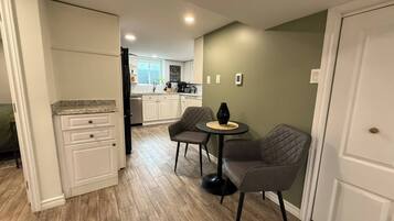 Appartamento, 2 camere da letto, patio | Pasti