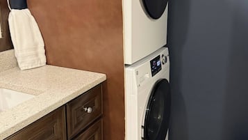 Apartment, 2 Bedrooms, Patio | Interior