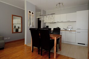 Dining - Exclusive 2-room apartment in a prime location on Neumarkt (Dresden)