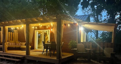 Escape to Temperance Cabin – Hot Tub & Peaceful Woodland Retreat