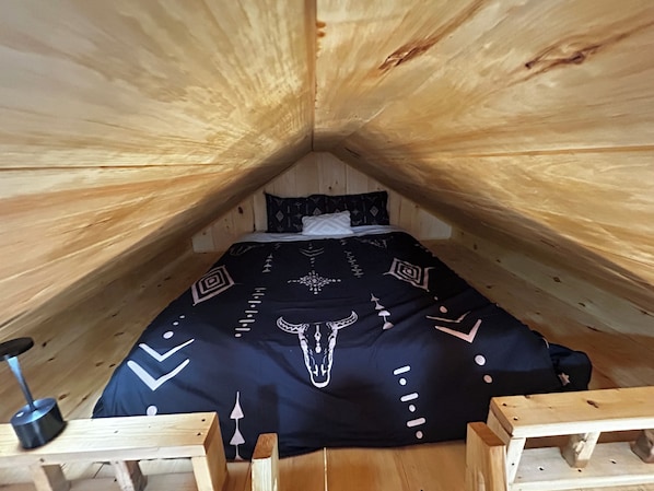 Room - Escape to Temperance Cabin – Hot Tub & Peaceful Woodland Retreat (Athens)
