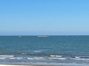 Beach - Beachfront studio with a terrace, perfect for couples, families, or groups of friends (Saint-Côme-de-Fresné)