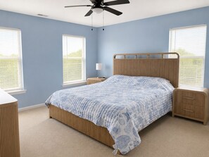 Room - New 3BR Wildwood Condo • Sleeps 8 • Garage • Walk to Beach (Wildwood)