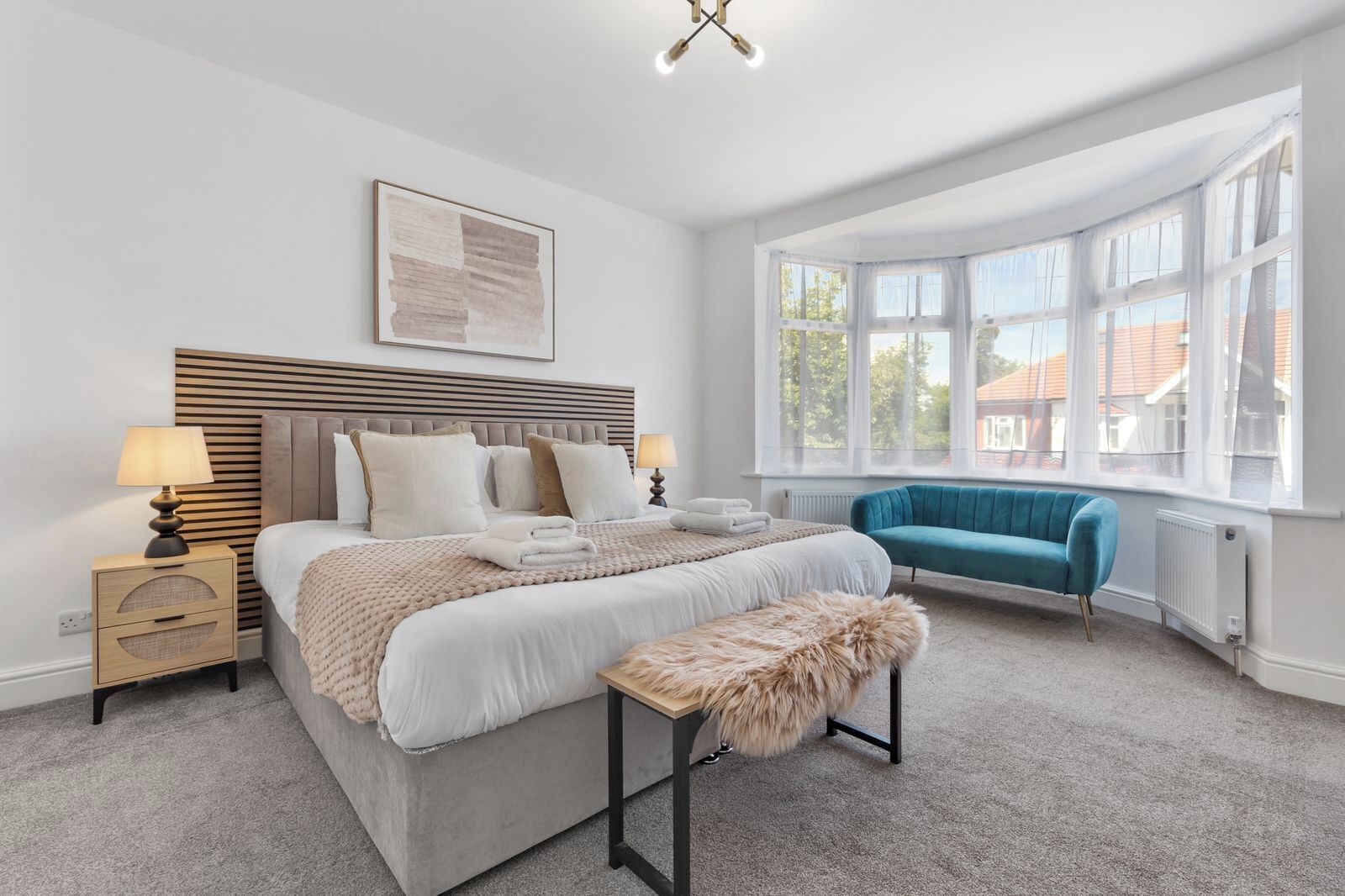 4 bedrooms, WiFi (free), bed sheets
