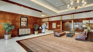 Lobby - MGM Signature-04-609 Strip View Jacuzzi Studio (Las Vegas)