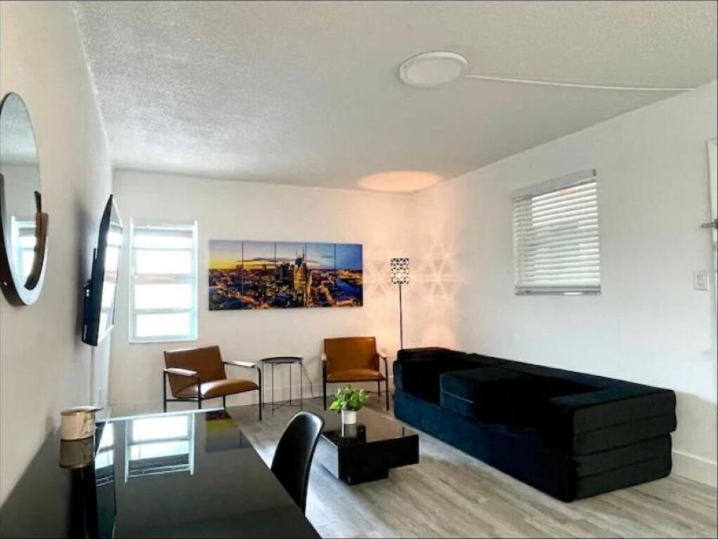Apartment, Balcony | Living area