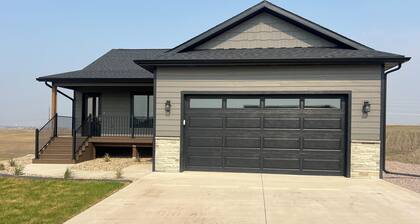 Luxury Black Hills Retreat with Hot Tub, Views & Easy I-90 Access.