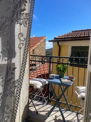 Property grounds - La Casa della Bouganvillea - Short-Term Rentals in Italy (Torrazza)