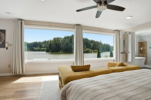 3 bedrooms, WiFi - Tranquil Siltcoos Lakefront Gem w/ Luxurious Master Suite with View, Dock, EV Charger (West Lake)
