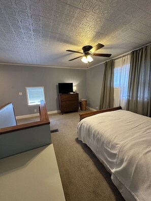 Room - Comfort Home (Louisville)