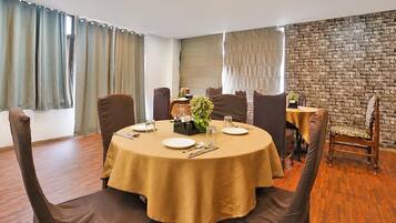 House | Dining