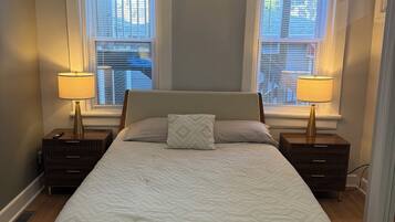 2 bedrooms, iron/ironing board, WiFi (free)