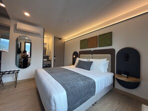 Phòng Suite Superior | Két bảo mật tại phòng, bàn, màn/rèm cản sáng, bàn ủi/dụng cụ ủi quần áo 