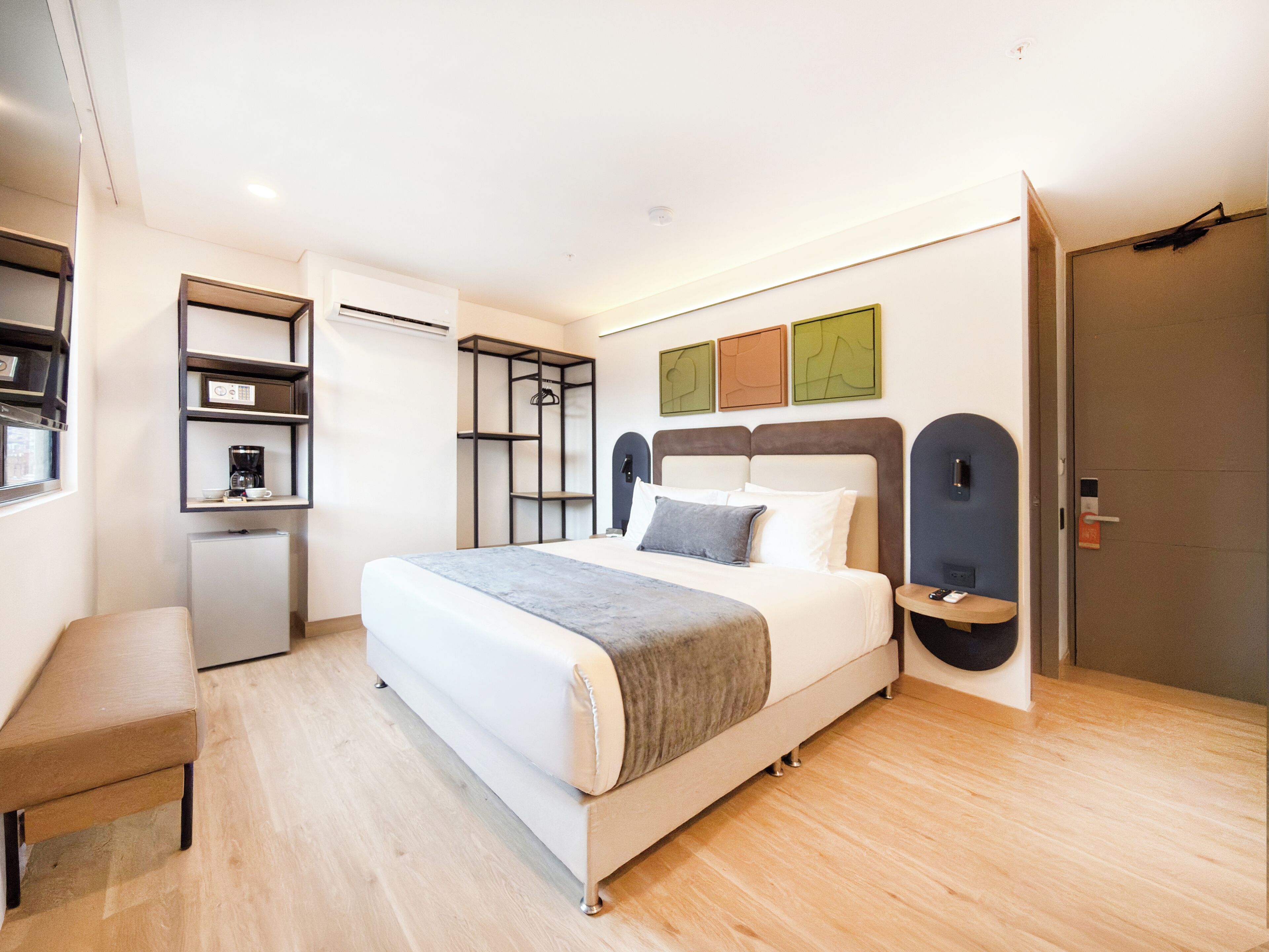 Suite Deluxe | Caixa forta a l'habitació, escriptori i cortines opaques 