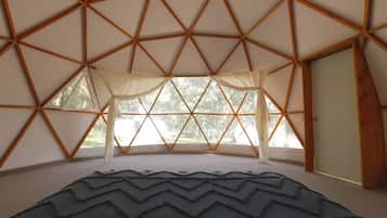 Comfort Room, Mountain View | Interior