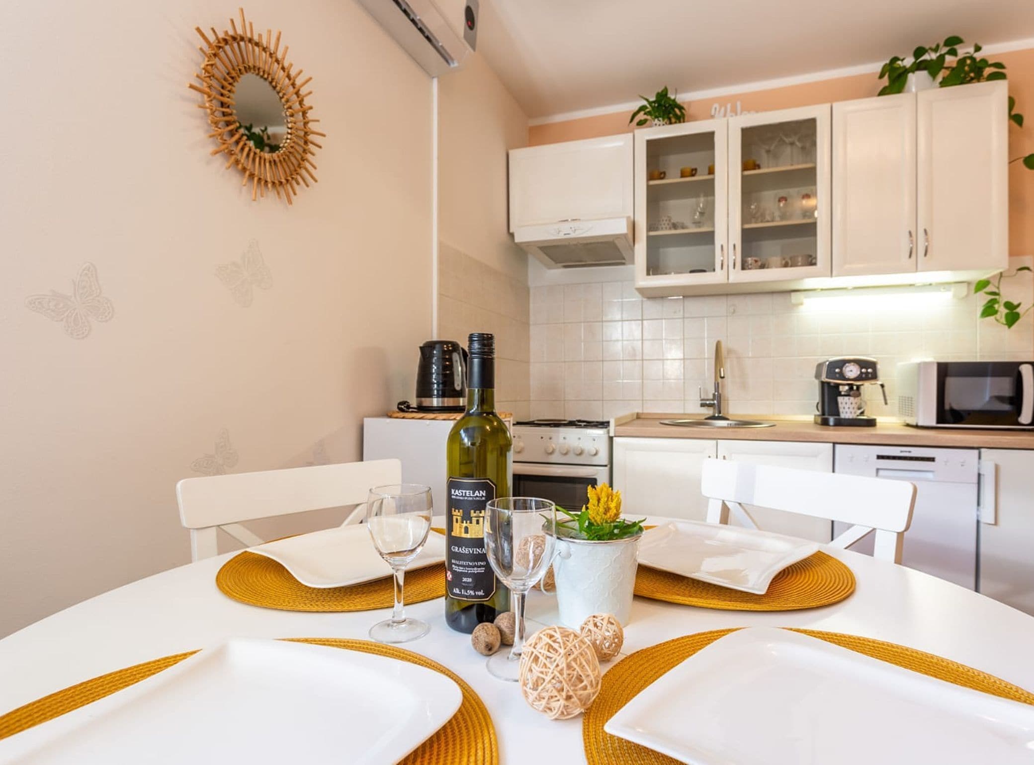 อพาร์ทเมนท์ (One Bedroom Apartment with Terrace) | ห้องรับประทานอาหาร