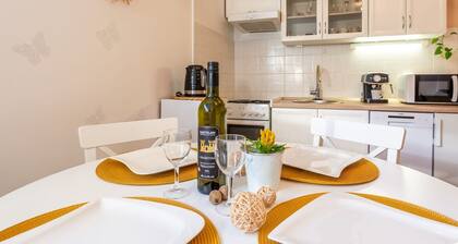 Sea & Mountain Apartment Dubi