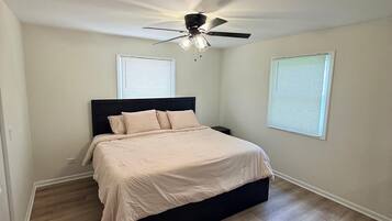 3 bedrooms, iron/ironing board, free WiFi, bed sheets