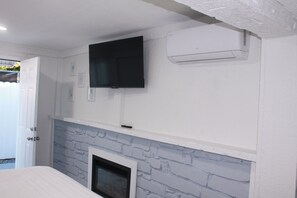 Interior - Delightful 1-bedroom studio with AC in Port Richey (Port Richey)