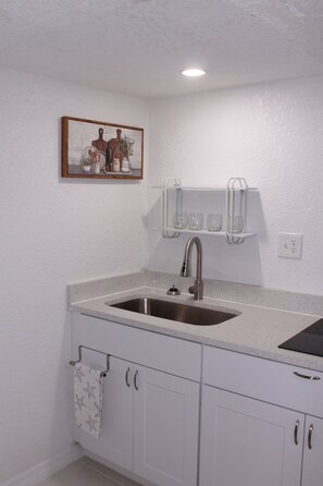 Interior - Delightful 1-bedroom studio with AC in Port Richey (Port Richey)