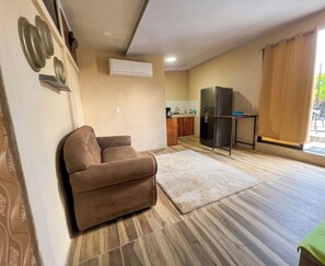 Family Apartment, Pool View | Living area - Agujas hostel (Provincia de Puntarenas)