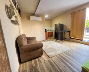 Family Apartment, Pool View | Living area - Agujas hostel (Provincia de Puntarenas)