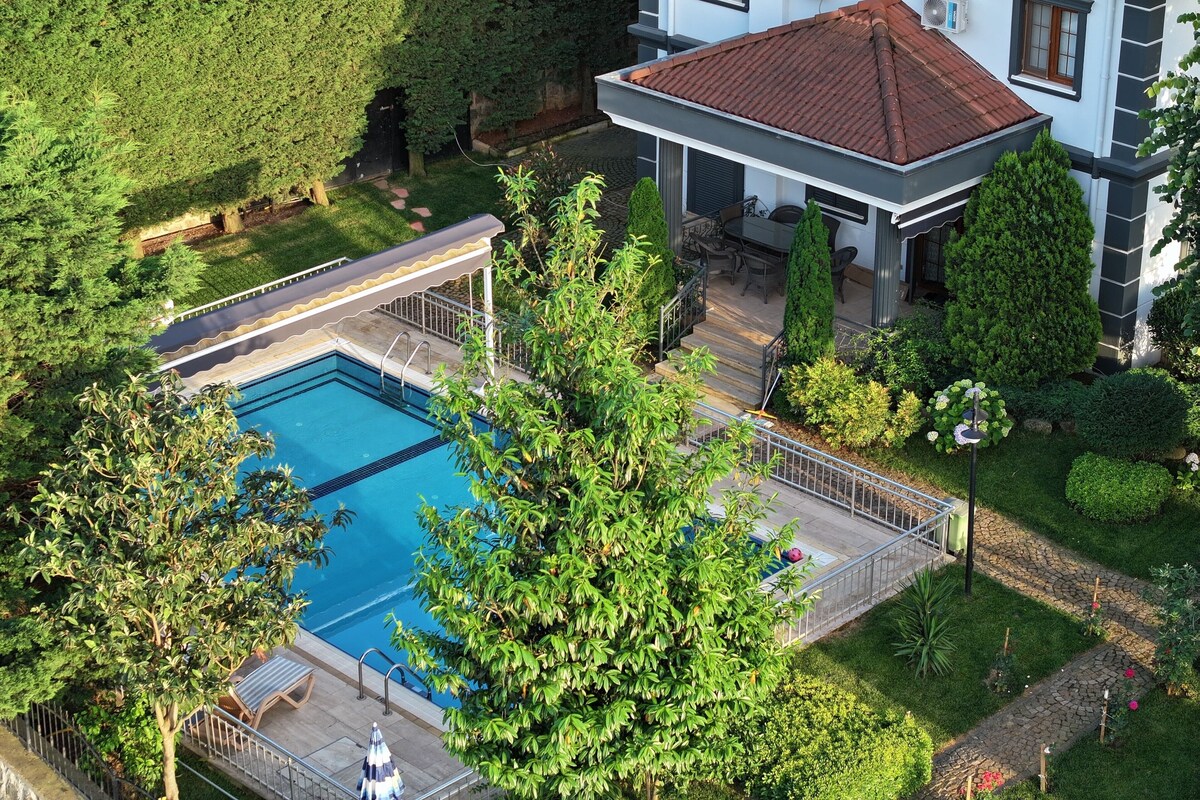 Luxury Villa, Pool View | Private pool