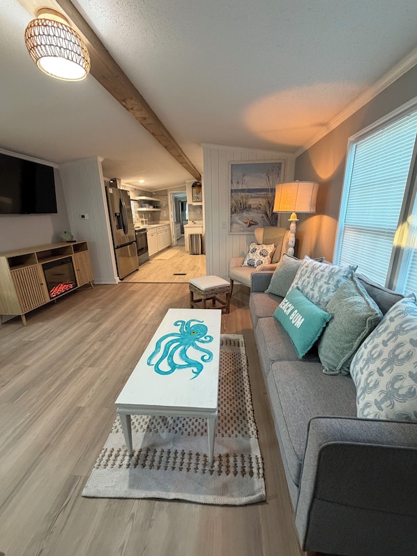 Living area - Come soak your worries away! (Holly Ridge)