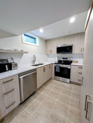 Private kitchen - Mountview Manor (Back Access) (Red Deer)