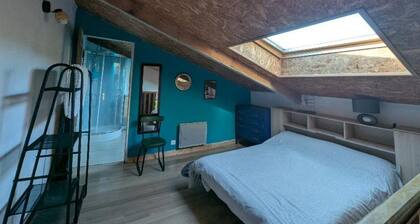 "Le Refuge" vacation rental for 4 people. In a quiet, rural setting near Rennes.