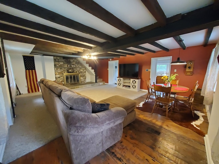 Farmhouse Situated In The Mountains With Ac And Modern Amenities - Maryland
