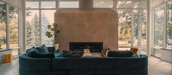 Luxury Designer Home | Sleeps 10 | Old Tuxedo
