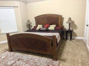 Tabla de planchar con plancha, wifi y ropa de cama 