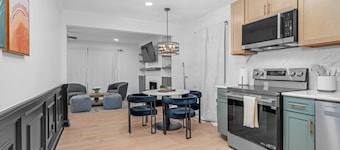 Modern House - Cozy Family Friendly