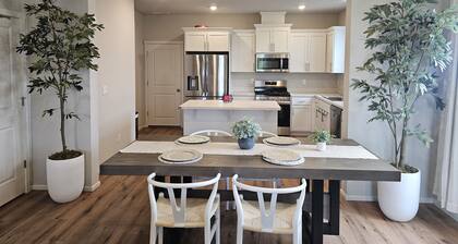 Beautiful-Cozy Entire Guest Suite Near Intel & Hillsboro & Portland