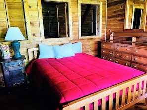 WiFi, bed sheets - Beautiful sunsets, decks, firepit! (Warm Springs)
