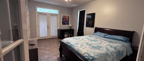 Iron/ironing board, Internet, bed sheets