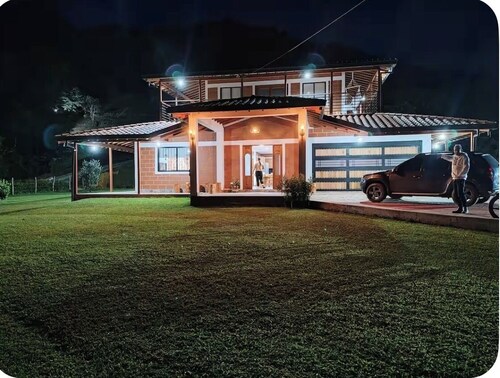 Farmhouse in charming Guarne perfect for families,Events and friends way for 30.