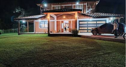 Farmhouse in charming Guarne perfect for families,Events and friends way for 30.