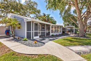 Exterior - Tropical Retreat w/ Pool, Hot tub & Private Dock (Homosassa)