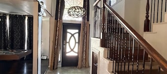 Spacious 4-bedroom  cozy modern home