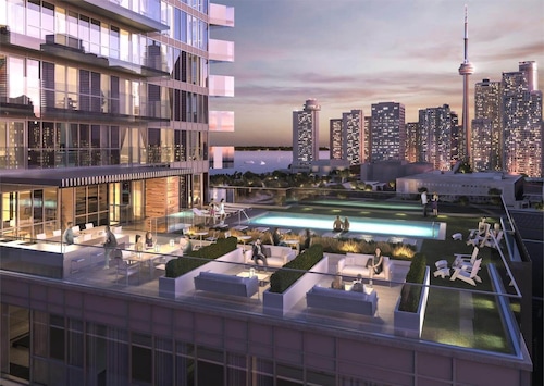 Stunning Lake View, Waterfront 2BR/2BA ·Pool·BBQ -Downtown Sugar Beach Toronto