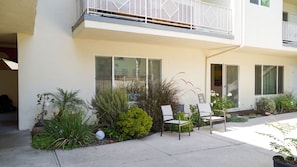Terrace/patio - The Ultimate Spacious Home Base for Los Angeles (Los Angeles)