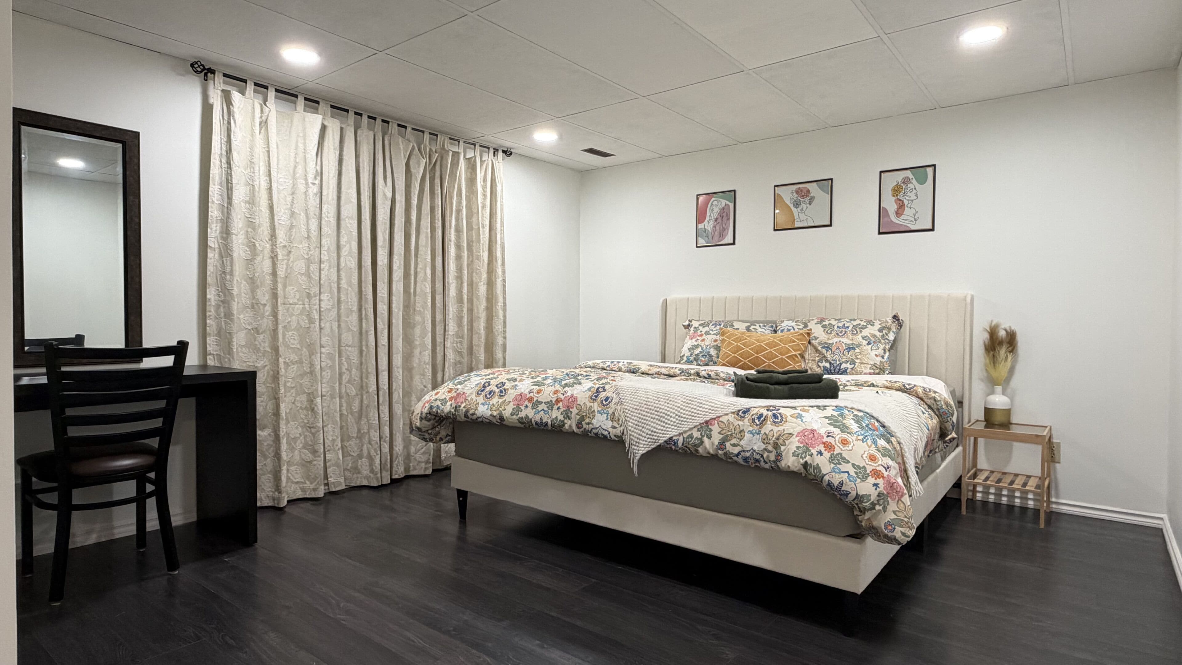 2 chambres, fer et planche à repasser, Wi-Fi, draps fournis