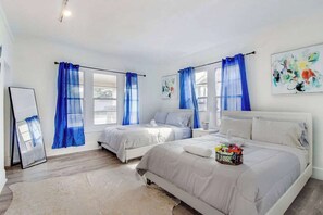 6 bedrooms, iron/ironing board, free WiFi - Wynwood/the scale of art house/walk to everything! (Miami)