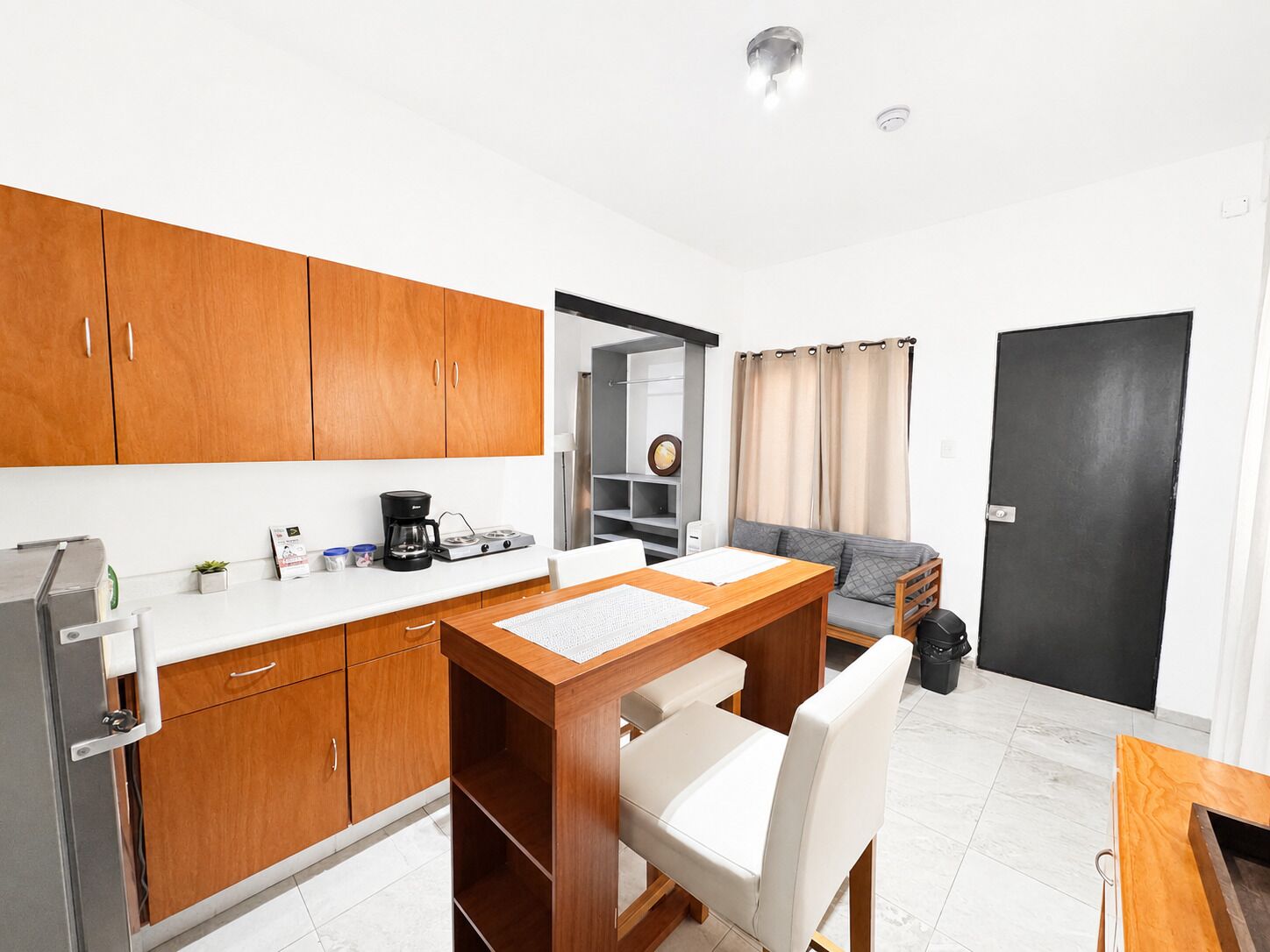Comfort Apartment | Dining