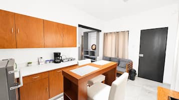 Comfort Apartment | Dining