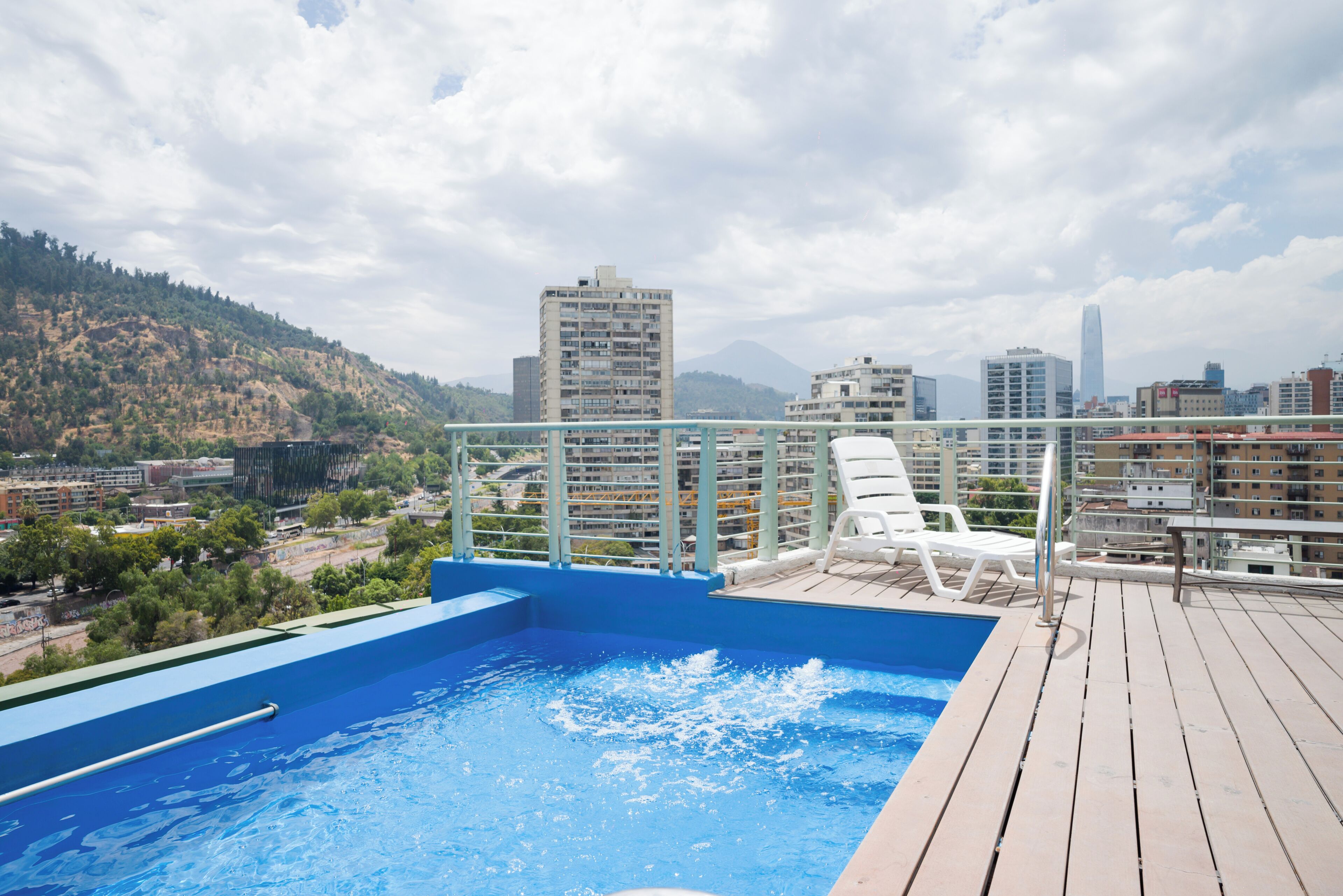 Apartamento | Piscina | Una piscina al aire libre de temporada